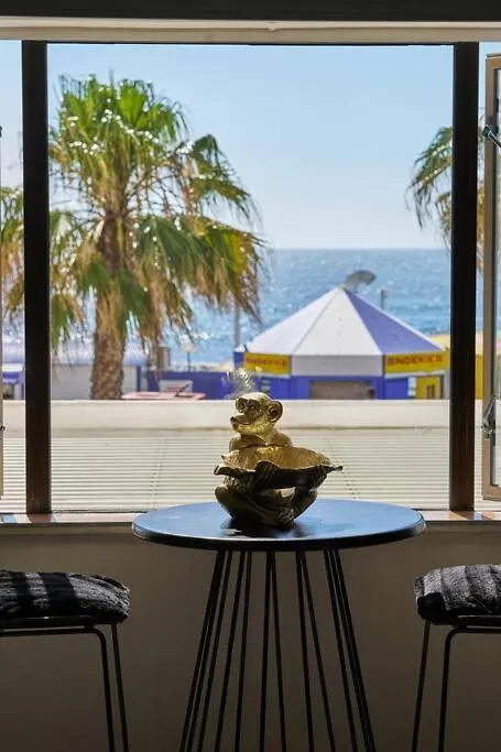 Beachfront Apartment In Sea Point With Amazing Views Le Cap